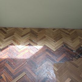Aepacova piso de madera con diseño